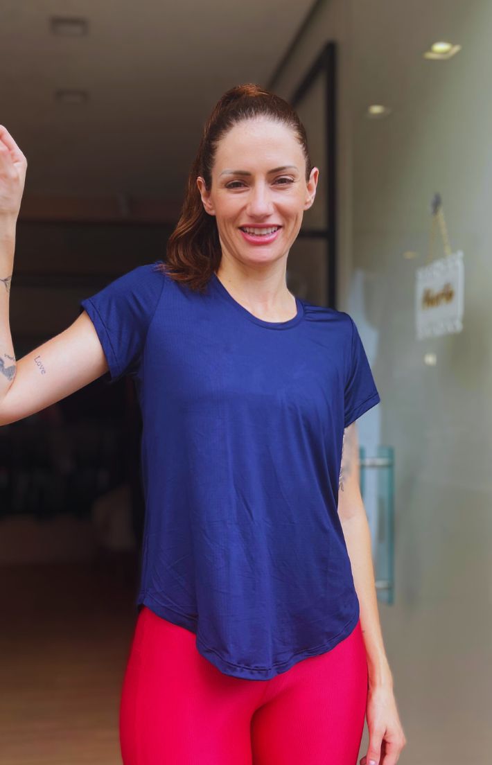Camiseta Fitness Alongada Azul marinho 