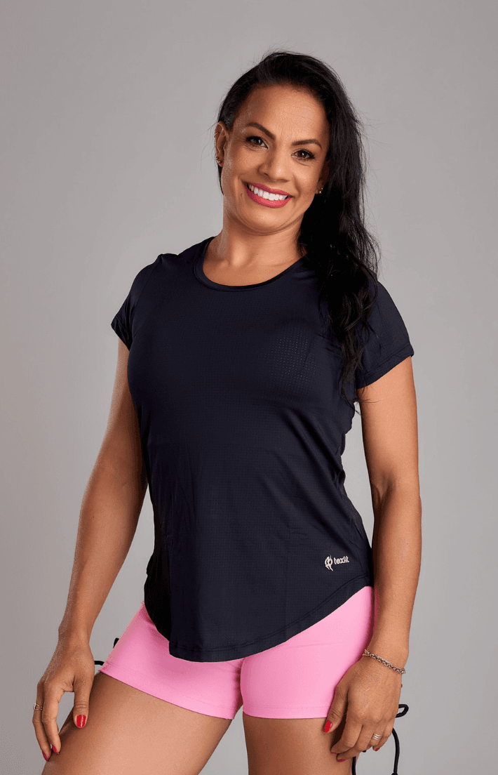 Camiseta Fitness Alongada Preto - Texfit Brasil