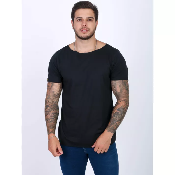 Camiseta Básica Slim Gola Canoa Masculina Premium ... - CHIEREGATO OUTLET