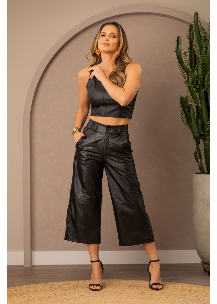 Calça Pantacurt de Couro Feminina Preta Leona