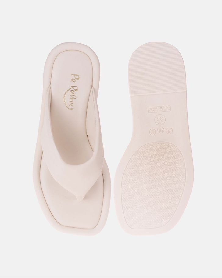 Chinelo Estrelícia - Off White