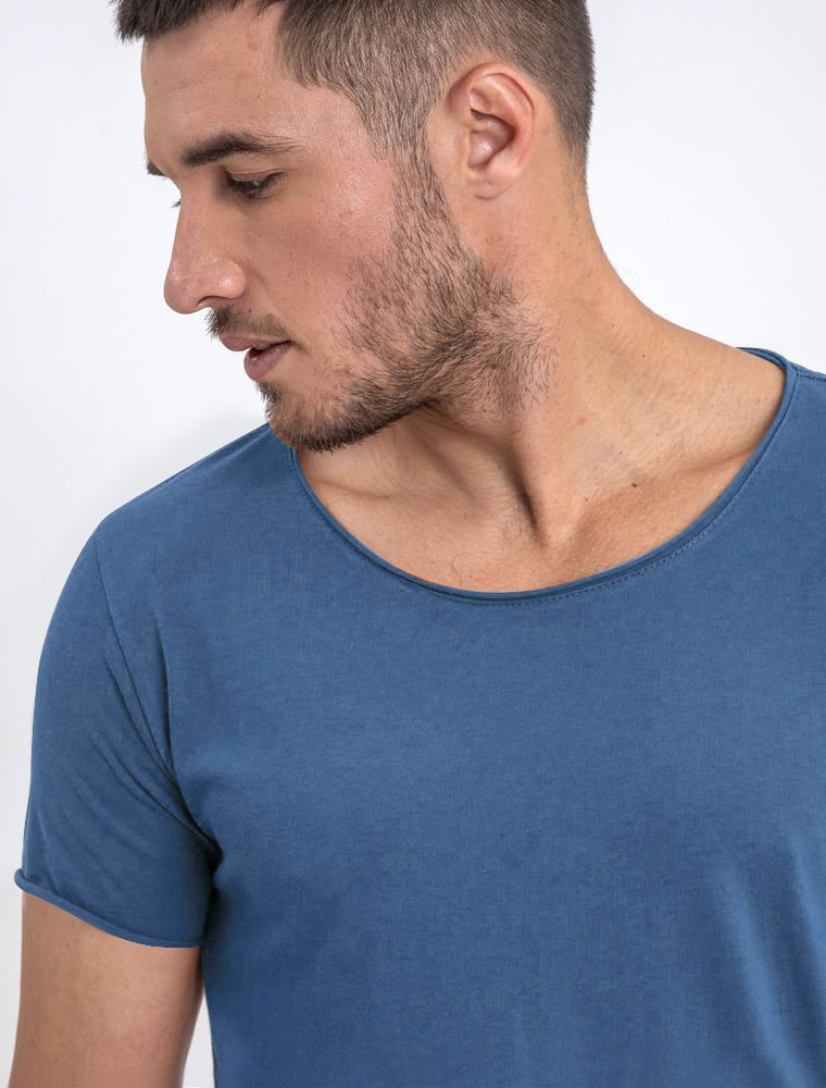 Camiseta Areia Gola Canoa Azul Persia