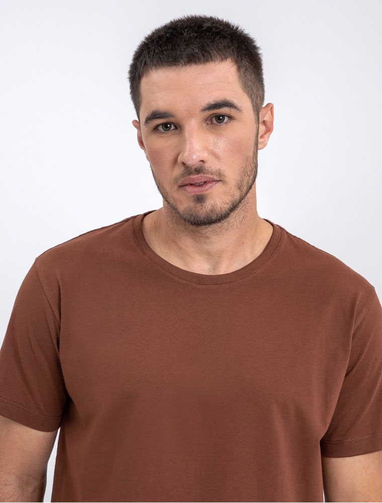 Camiseta Básica Marrom