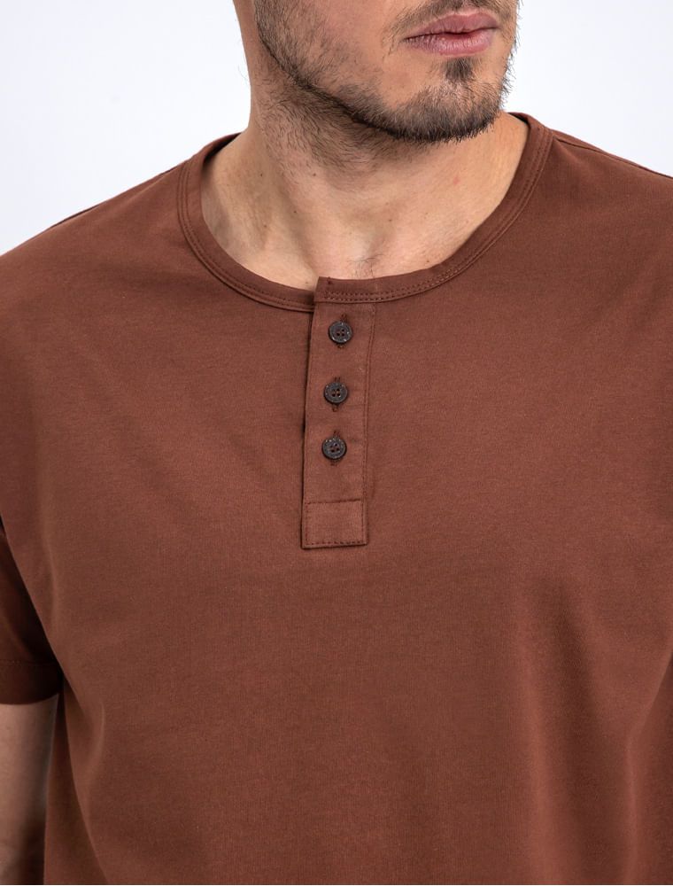 Camiseta Henley Marrom