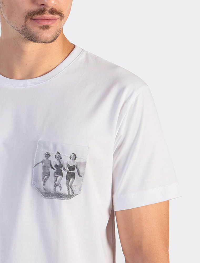 Camiseta Branca Com Bolso Girls