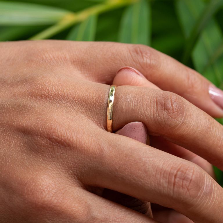 Aliança de Casamento em Ouro 2mm Chanfrada Lucy - Par