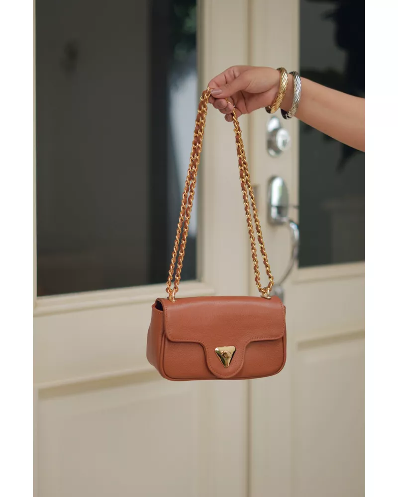 LILI - BOLSA EM COURO CARAMELO - FLUÍDA