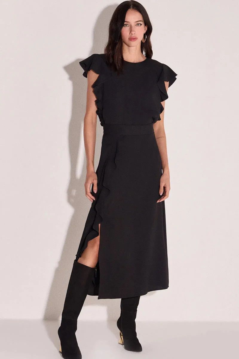 Blusa Com Babados Em Crepe Preto