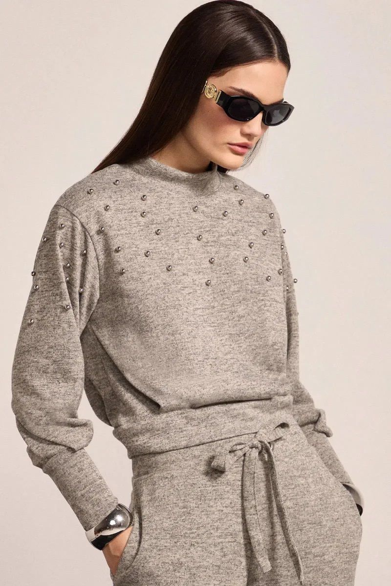 Blusa Em Malha Tricô Com Elastano e Aplicação de Pedrarias Cinza