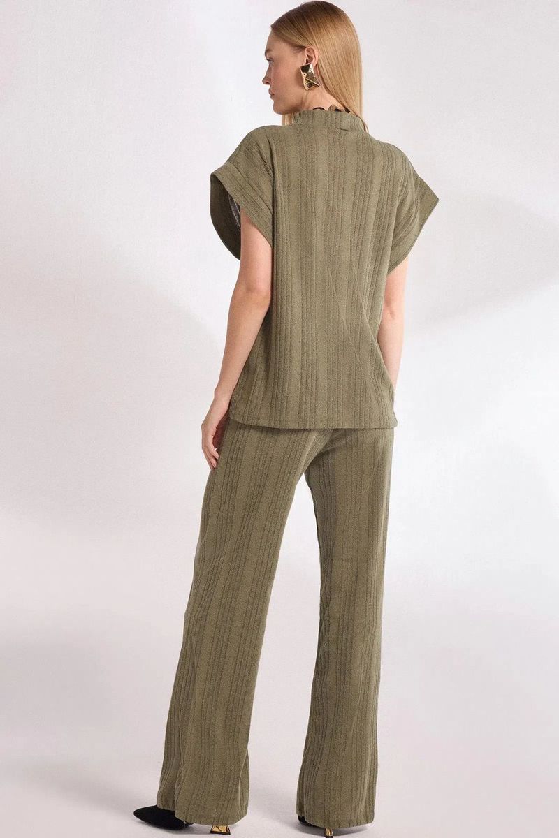 Calça Wide Leg Em Malha Tricô Com Shorts Forro Verde Escuro