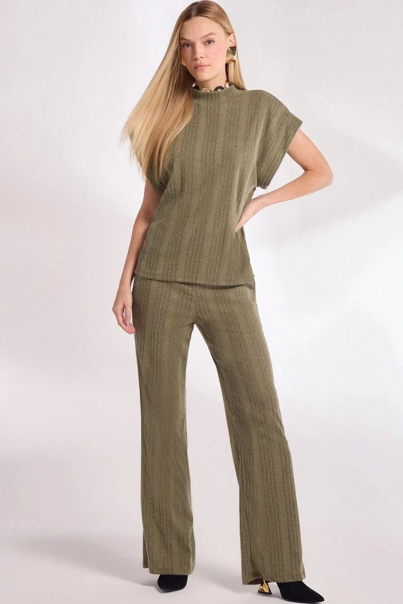 Calça Wide Leg Em Malha Tricô Com Shorts Forro Verde Escuro