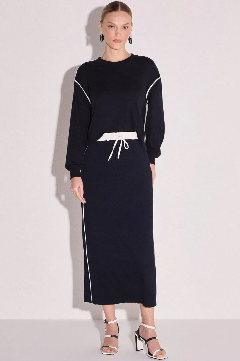 Saia Maxi Midi em Molevisco Preto