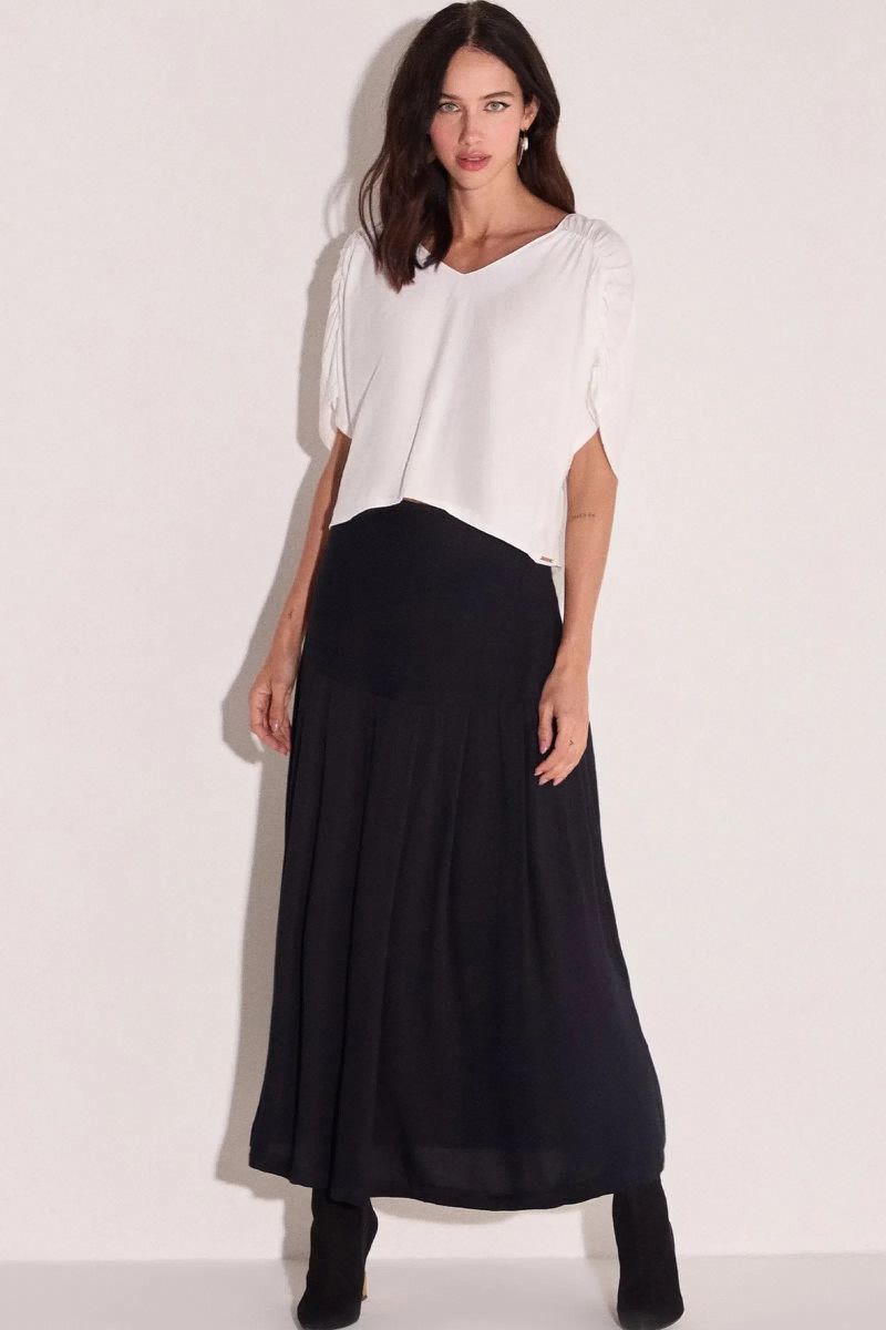 Saia Maxi Midi com Pregas em Viscose Preto