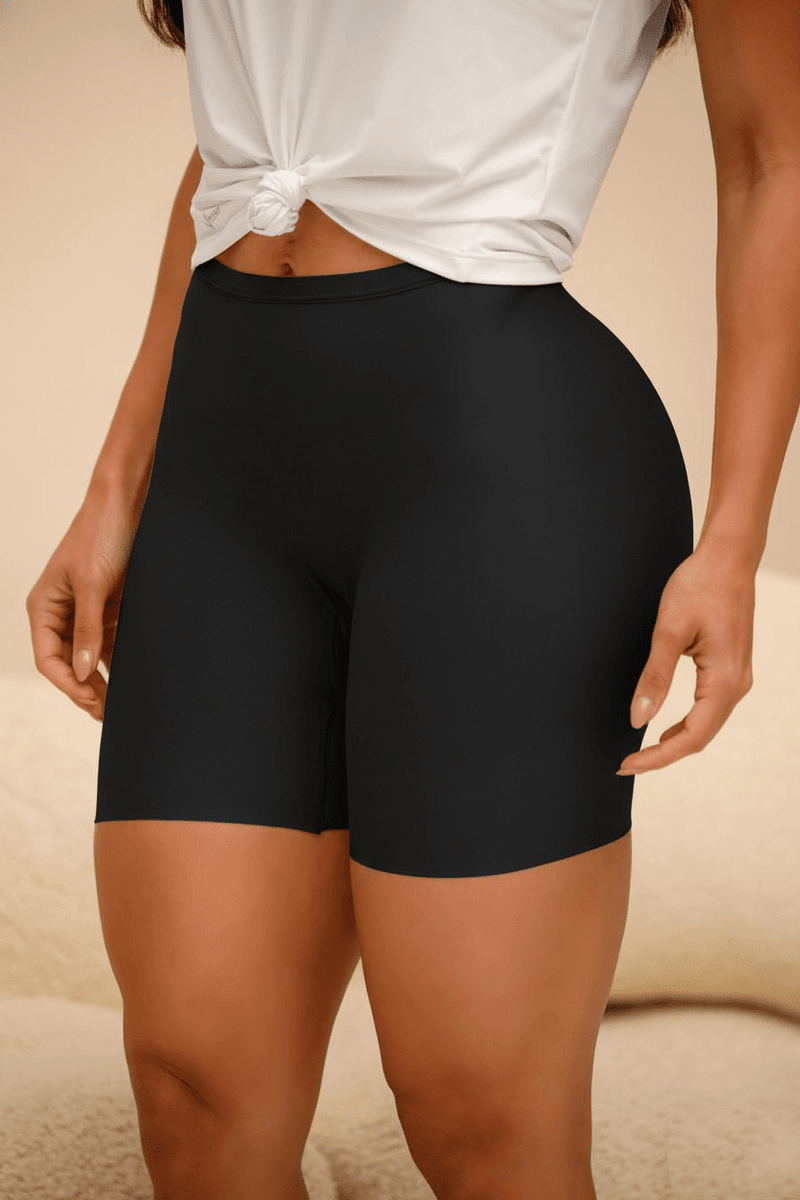 SHORT CORTE A FIO EM LESS - PRETO - 5590 - OUSEUSE