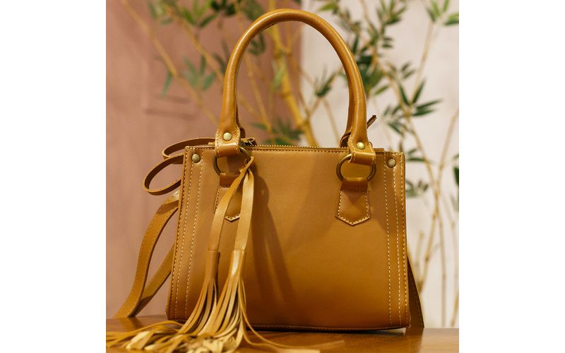 Bolsa em Couro Legítimo de Mão e Transversal 