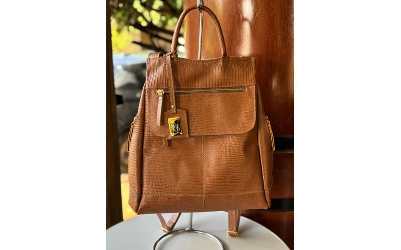 Mochila em Couro Legítimo Cela Antifurto de Mão e Ombro
