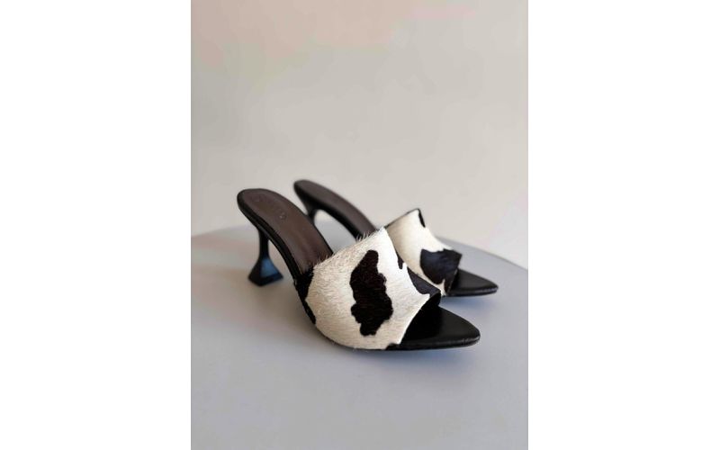 Tamanco Cow Print em Couro Legítimo de Pelo 