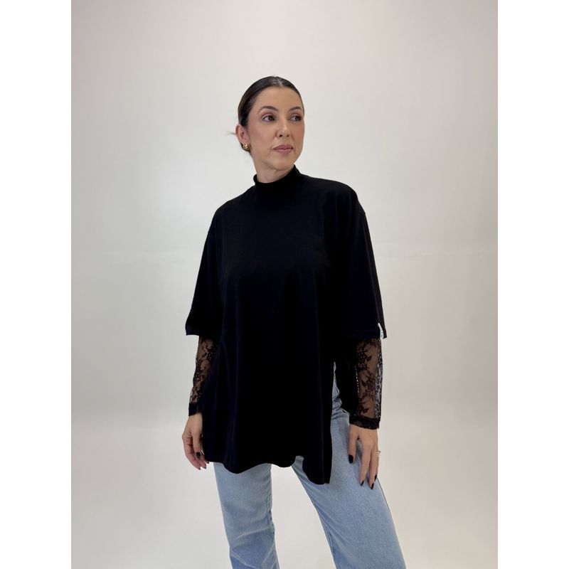 CAMISETA CAMILA GOLA ALTA COM ABERTURA PRETA 