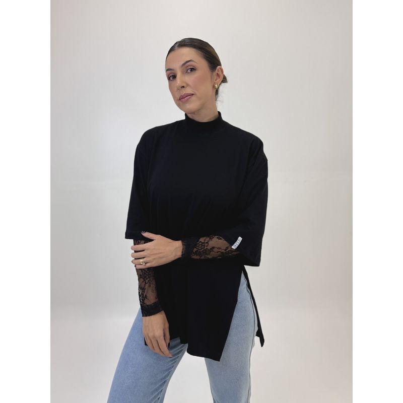 CAMISETA CAMILA GOLA ALTA COM ABERTURA PRETA 