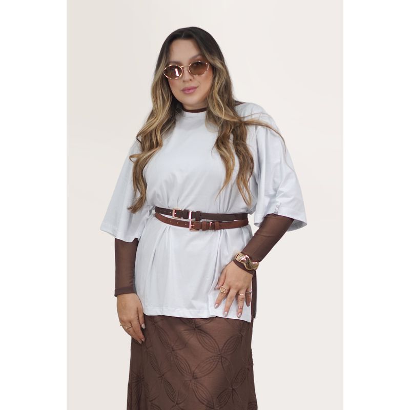 CAMISETA EFFE CAMILA BRANCA COM ABERTURA