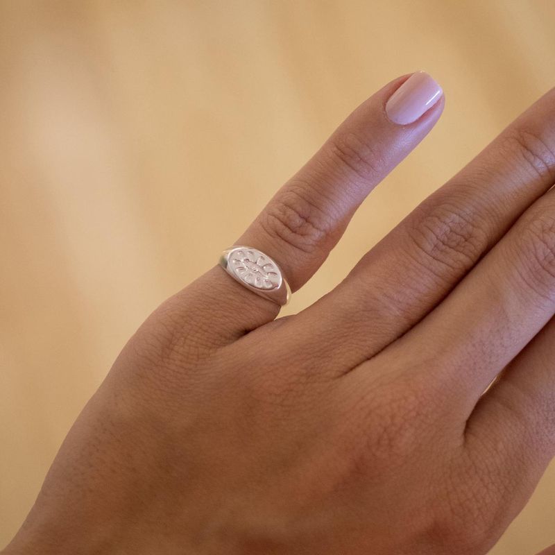 Anel Dedinho Olho PP Ajustável- banho prata