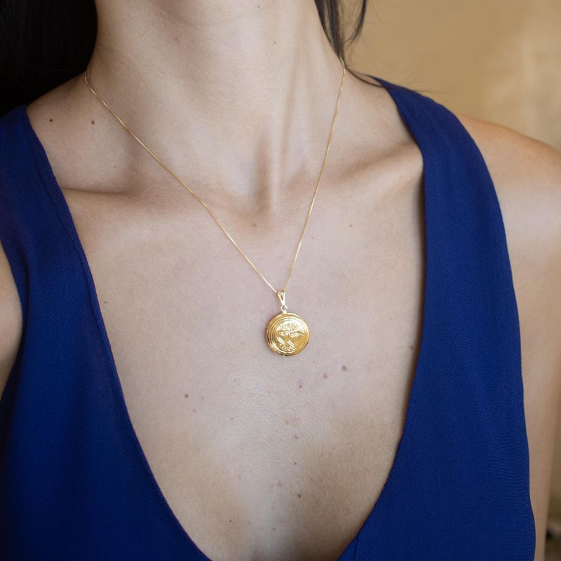 Colar Relicário - banho ouro 18k ESCOLHA O SEU PREFERIDO!