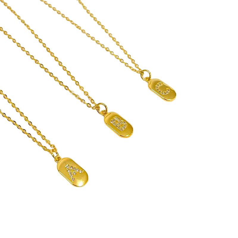 Colar Letter- banho ouro 18k