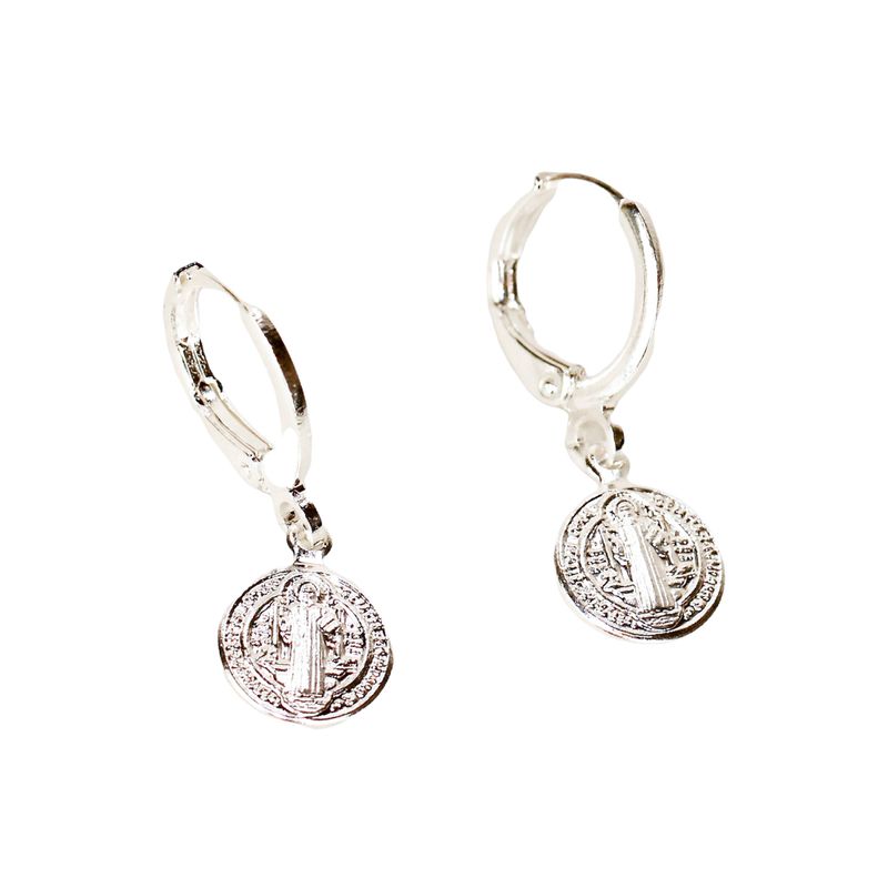 Argola São Bento- banho de prata