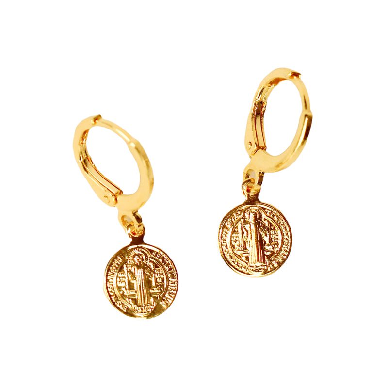 Argola São bento- banho de ouro 18k