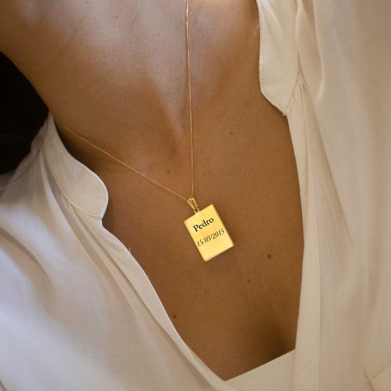 Colar Placa G- banho prata (leia a descrição)