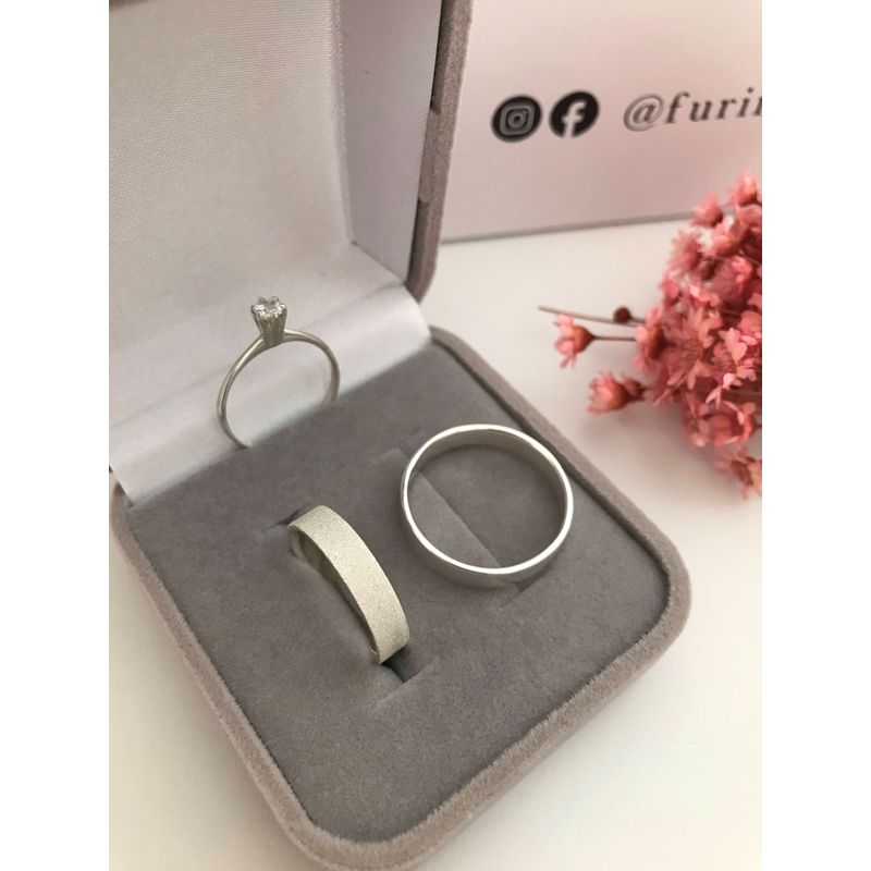 Par De Alianças Bahamas 4 mm Diamantada Prata 925- Brinde Exclusivo Solitário