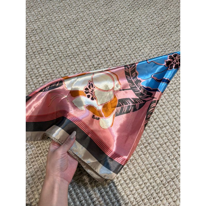 LENÇO ROSA ESTAMPADO