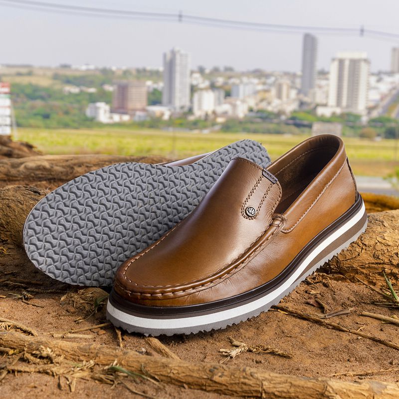 Mocassim Loafer Oasis em Couro - Whisky | Calçados Laroche