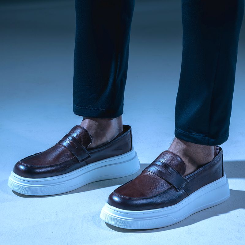 Slip On Loafer Masculino Laroche Toquio em Couro - Café + Brinde
