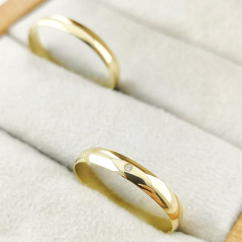 Par de Alianças Em Ouro Modelo Espanha 3mm Polida Meia Cana