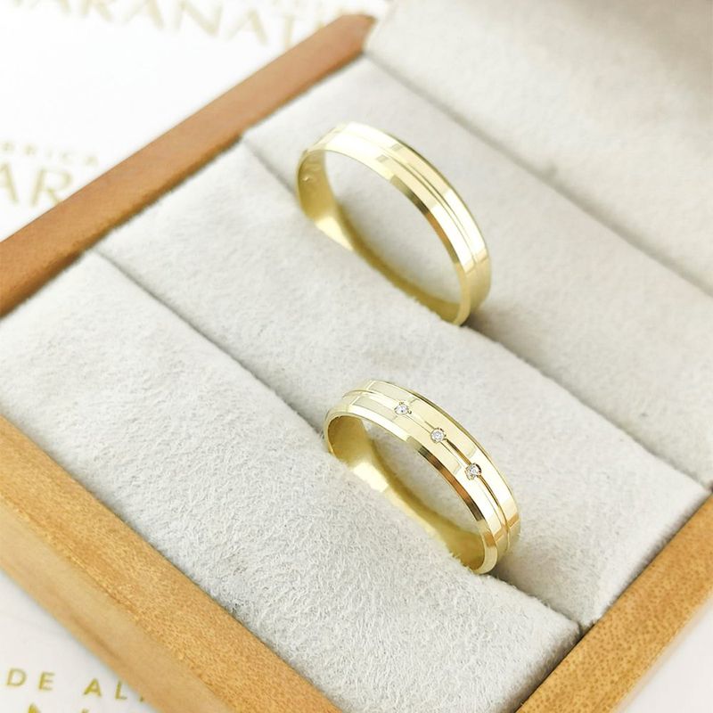 Alianças Em Ouro Modelo Inglaterra 4mm Polida Reta Chanfrada