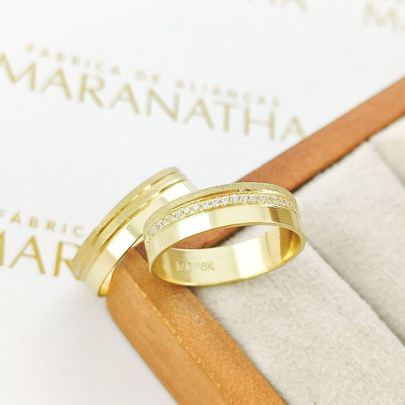 Alianças Em Ouro Modelo Phnom Penh 5mm Polida Fosco Diamantado Reta