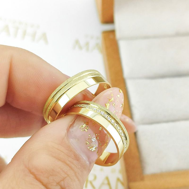 Alianças Em Ouro Modelo Phnom Penh 5mm Polida Fosco Diamantado Reta
