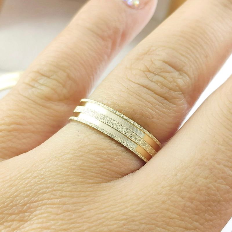 Alianças Em Ouro 18k Romênia 5mm Fosco Diamantado Reta