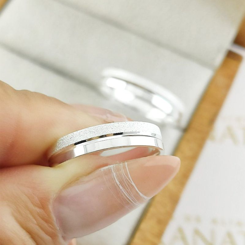 Alianças Em Prata 950 Itaoca 4mm Polida e Fosco Diamantado Reta