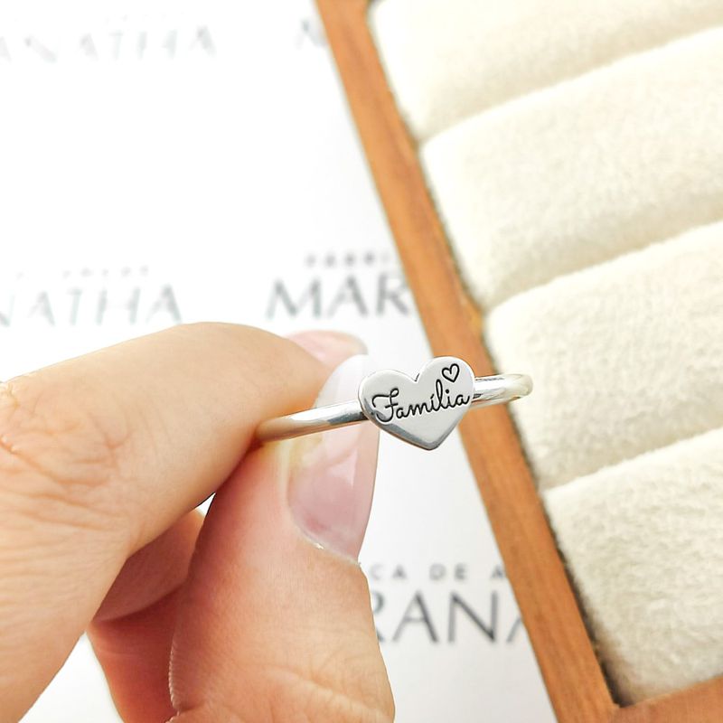 Anel Eternity Com Aro Cilíndrico e Chapa De Coração Com Palavra