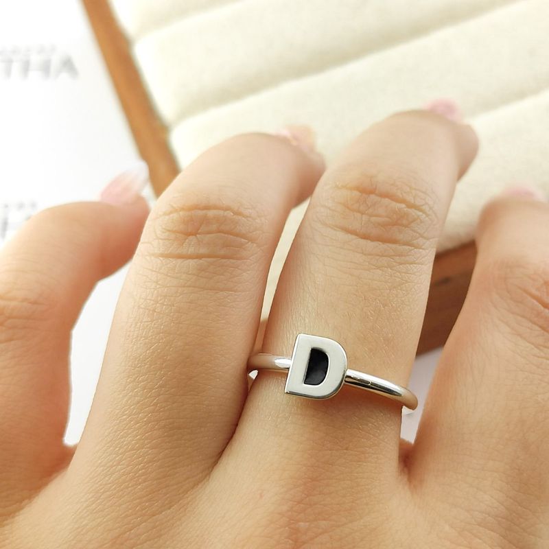 Anel Eternity Com Aro Cilíndrico e Chapa De Letra