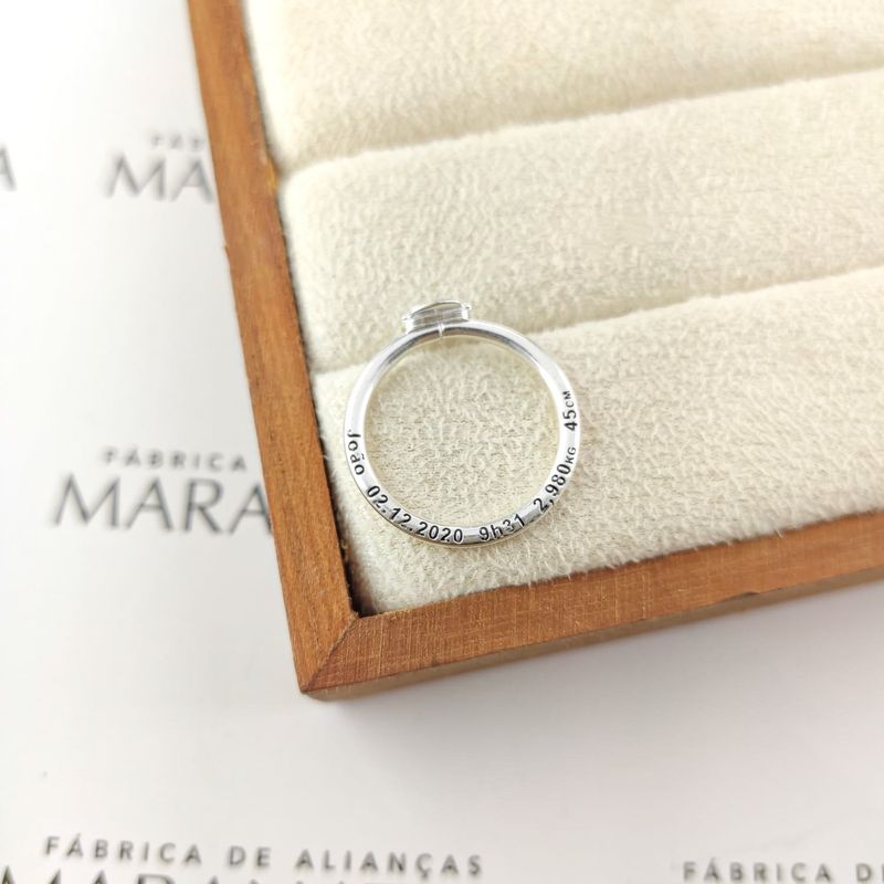 Anel Eternity Com Aro Cilíndrico e Chapa De Menino Com Franja