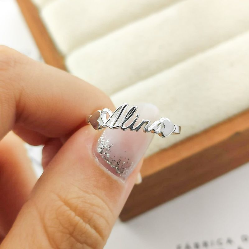 Anel Nome Manuscrito Com Coração Lateral Em Prata