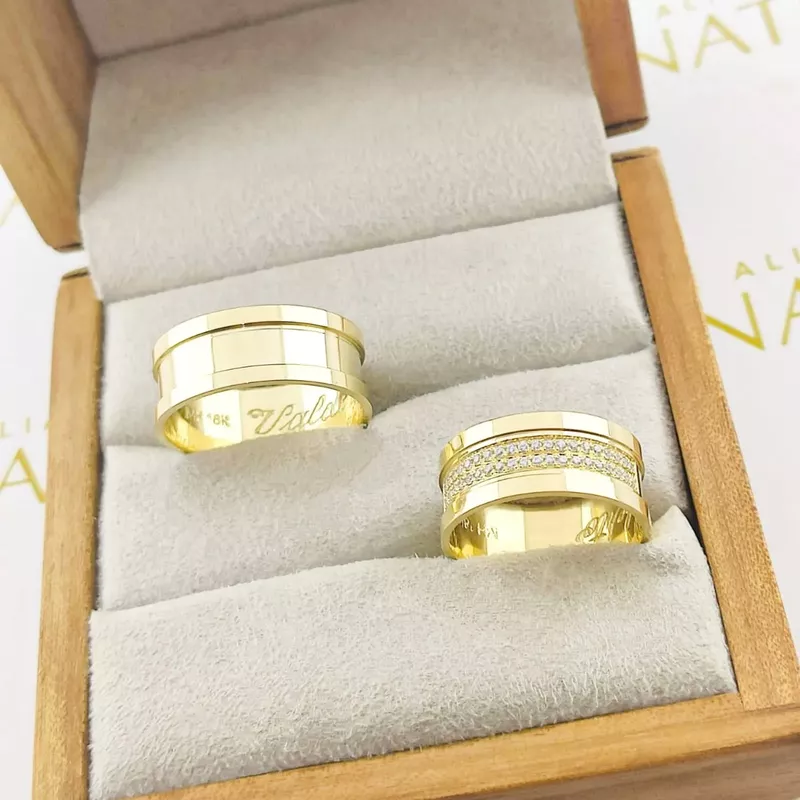 Alianças Em Ouro 18k Bruxelas 8mm Polida Reta
