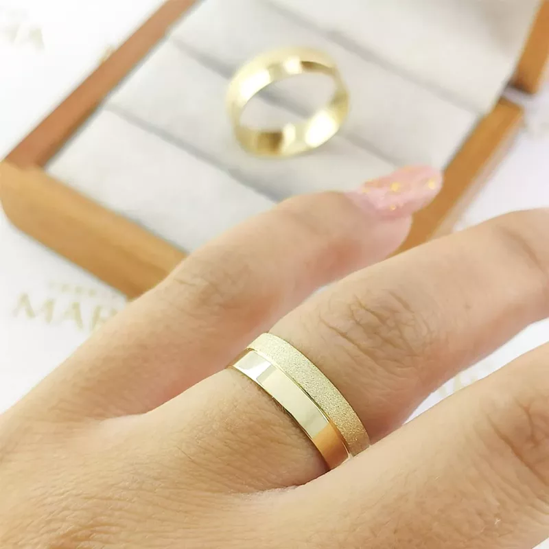 Alianças Em Ouro 18k Honduras 7mm Polida e Fosco Diamantado Reta