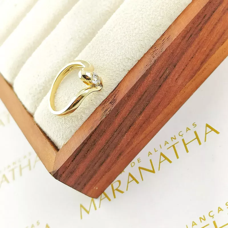 Anel De Noivado Giovana Em Ouro 18k