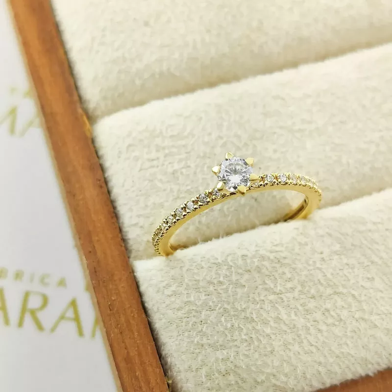 Anel De Noivado Cléo Em Ouro 18k
