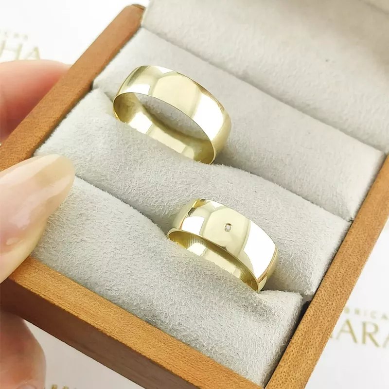 Alianças Em Ouro 18k Suíça 7mm Polida Meia Cana