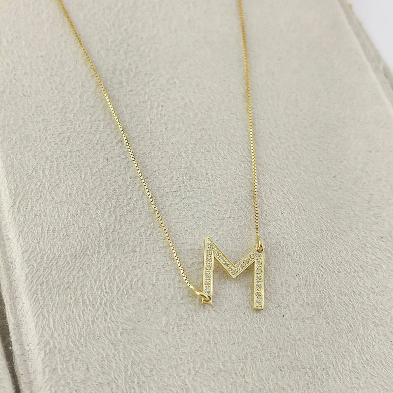 Conjunto Corrente e Pingente Letra Cravejada Em Ouro 18k